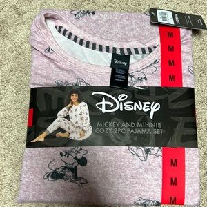 Disney 2 piece women’s pajama set